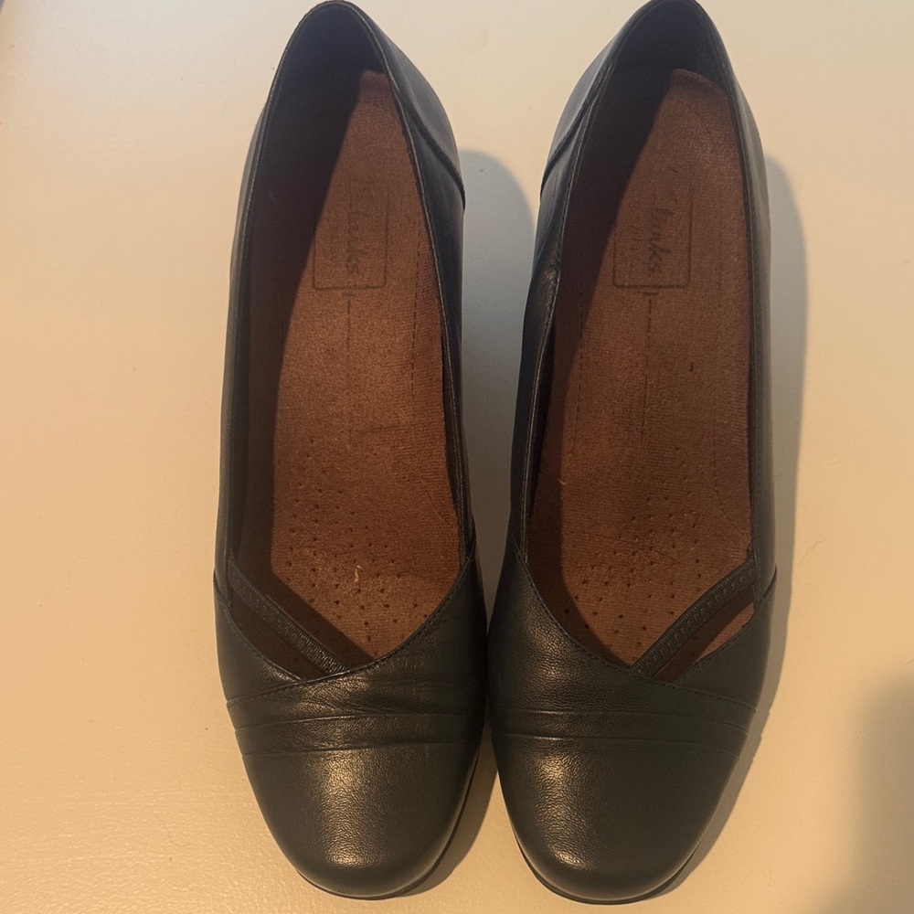 Clarks Navy Leather Women's Flats